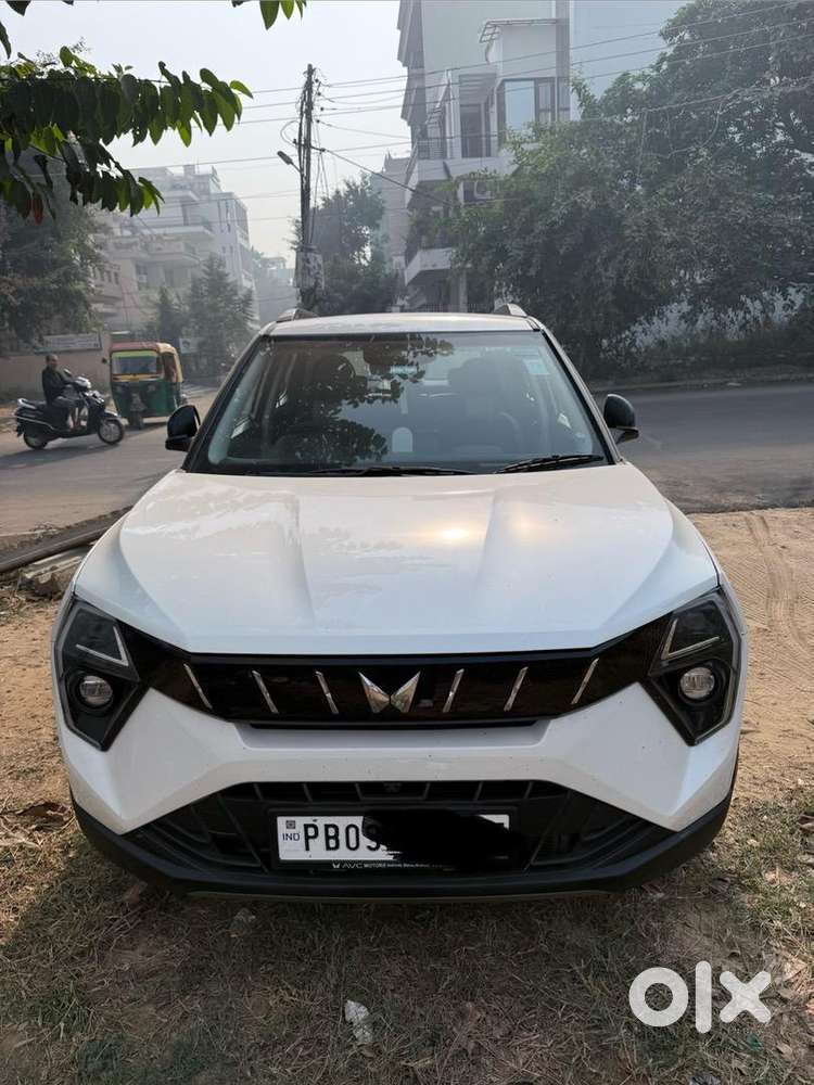 Mahindra Xuv 3xo 2024 Petrol Well Maintained