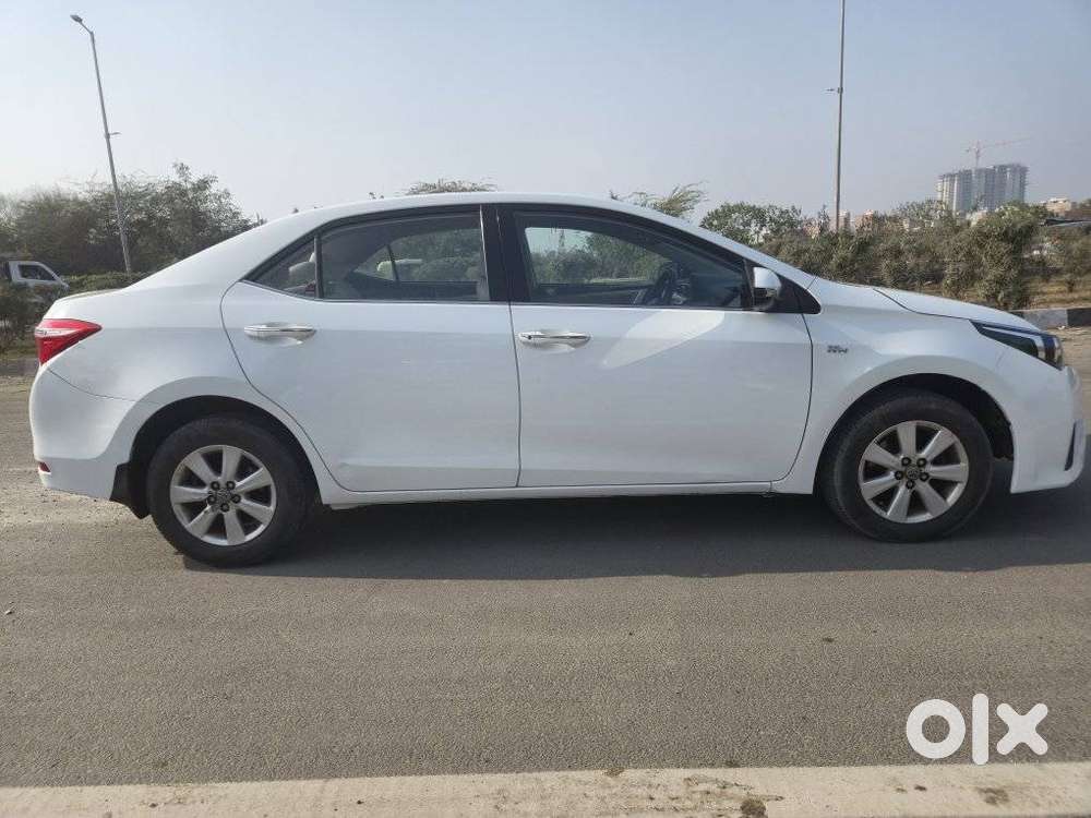 Toyota Corolla Altis 2013-2017 G At, 2015, Petrol