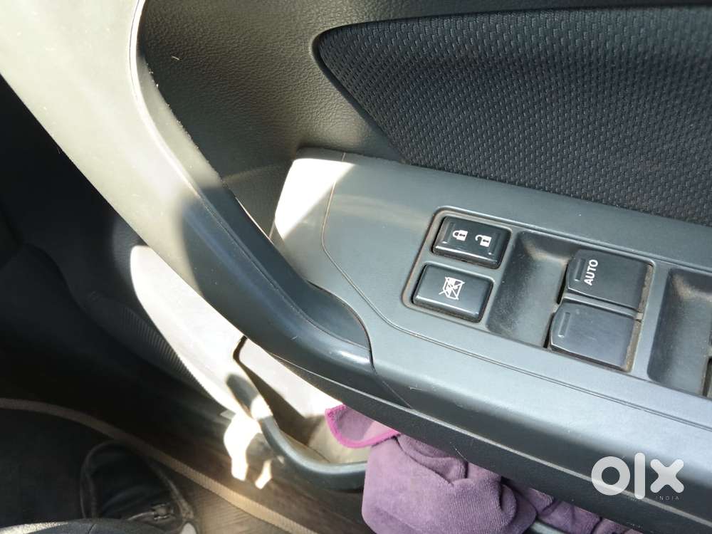 Maruti Suzuki Brezza Zdi+ Dual Tone, 2017, Diesel