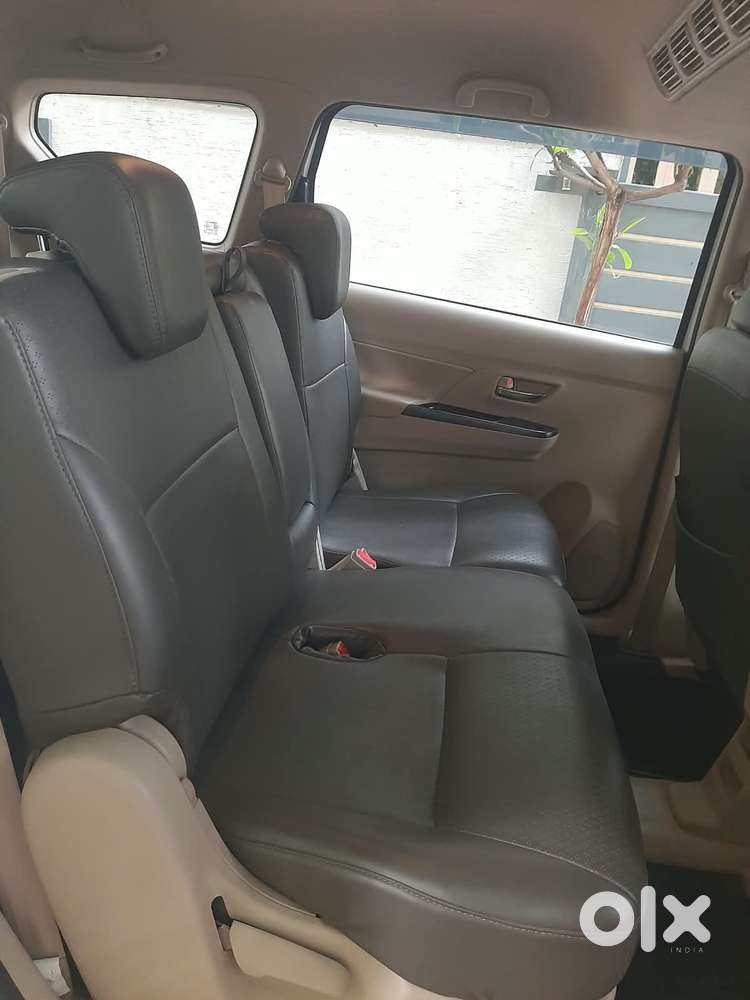 Maruti Suzuki Ertiga 1.5 Zxi Plus Shvs, 2022, Petrol