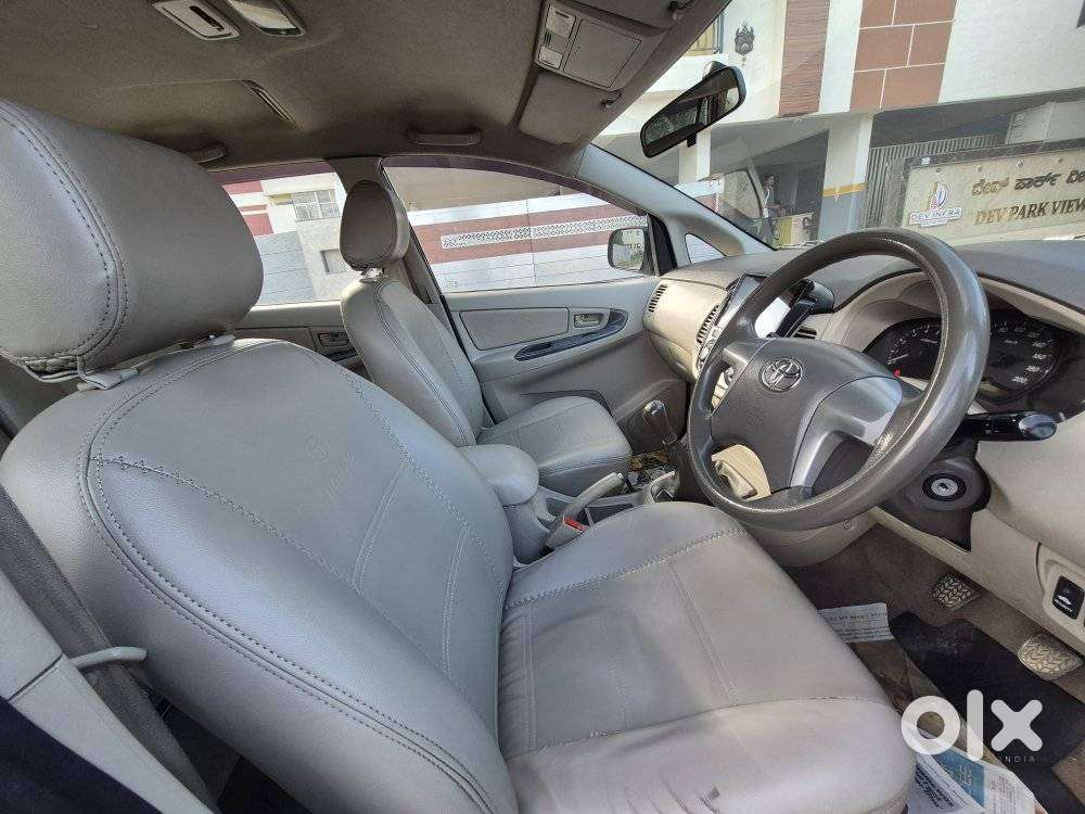 Toyota Innova 2.5 G (diesel) 8 Seater, 2013, Diesel
