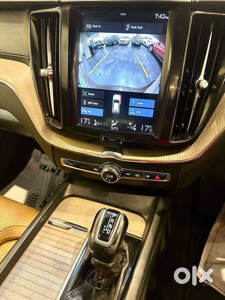 Volvo Xc60 D5 Awd Automatic, 2018, Diesel