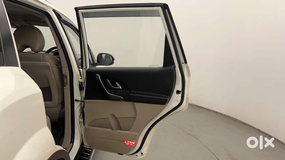 Mahindra Xuv500 W10 At, 2017, Diesel