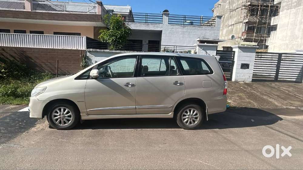 Innova 2014 V 8 Seater Reg Till Sep 2029, Pb 70k 1.54 Lac Km 2nd Owner