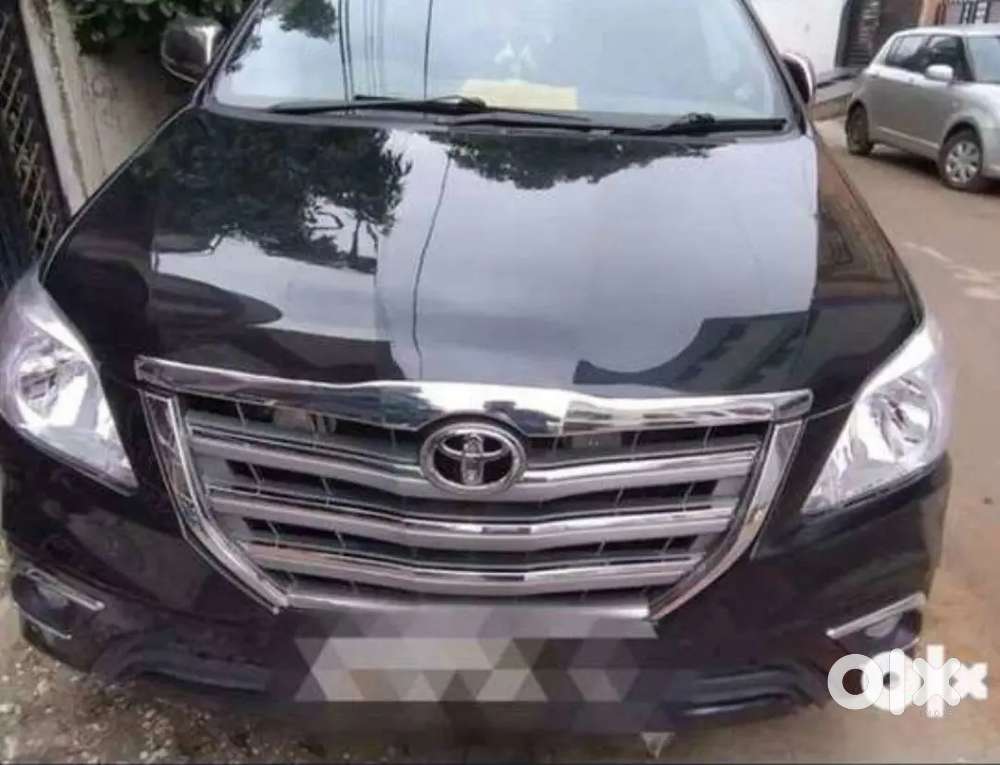 Black Colour Innova In Showroom Condition