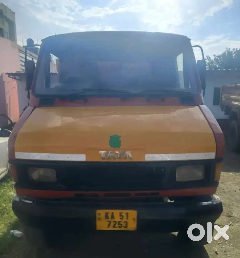 Water tanker TATA 709 2008 model power steering