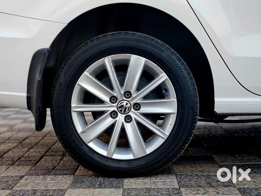 Volkswagen Vento Celeste 1.6 Highline, 2017, Petrol