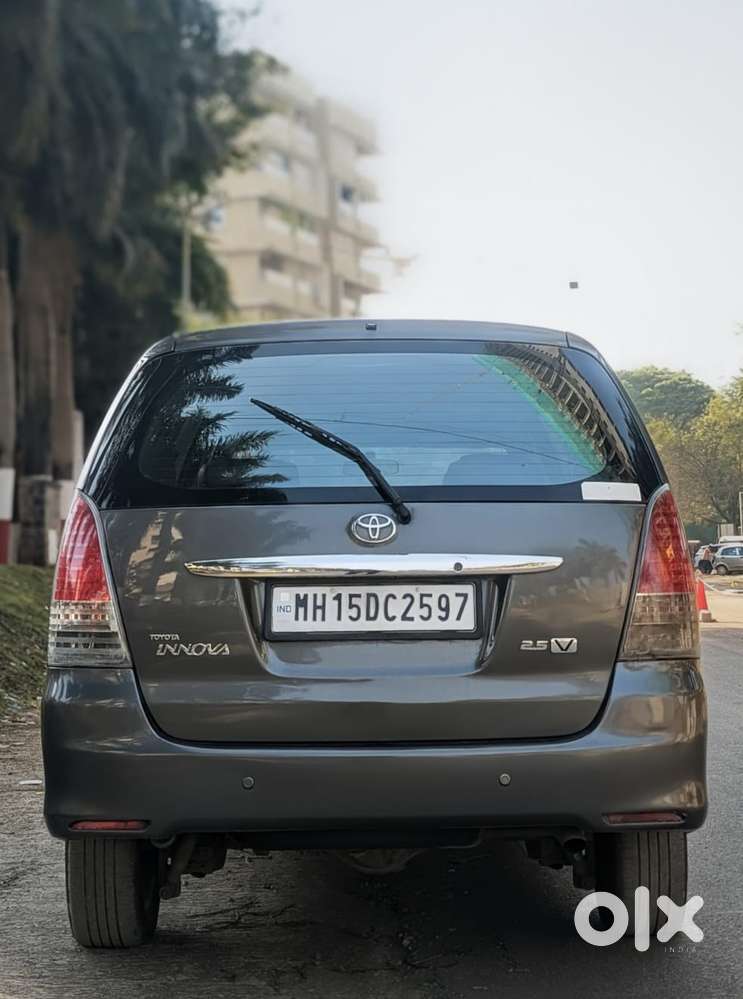 Toyota Innova 2.5 V 8 Str, 2011, Diesel