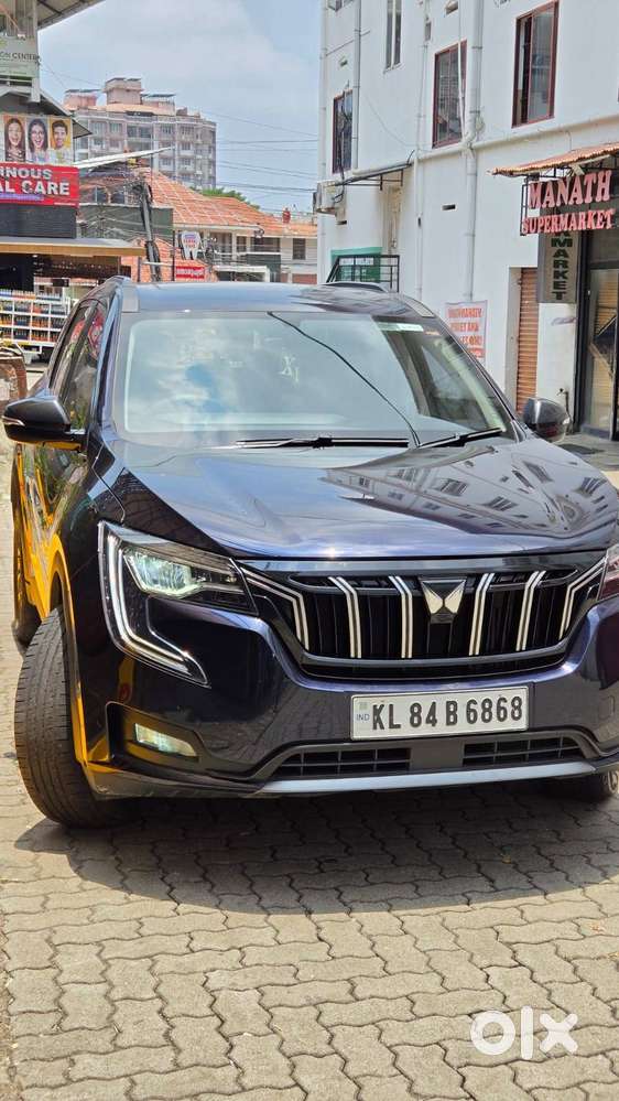 Mahindra Xuv700 2023 Petrol Well Maintained