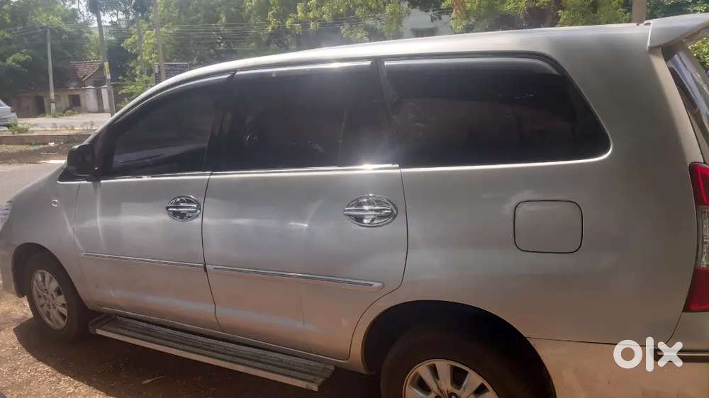 Toyota Innova 2.0 V 2011 Diesel Manual