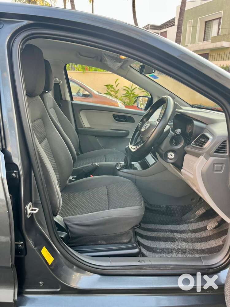 Tata Altroz 1.2 Xe, 2021, Petrol