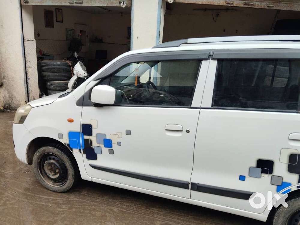 Brand:- Maruyi Suzuki, Car Name:- Wagon R, Model:- 2012, Colour:-white