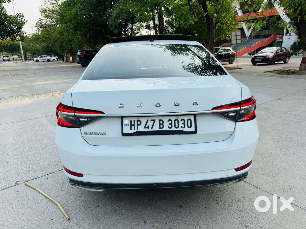 Skoda Superb 2.0 L&k Tsi At, 2022, Petrol