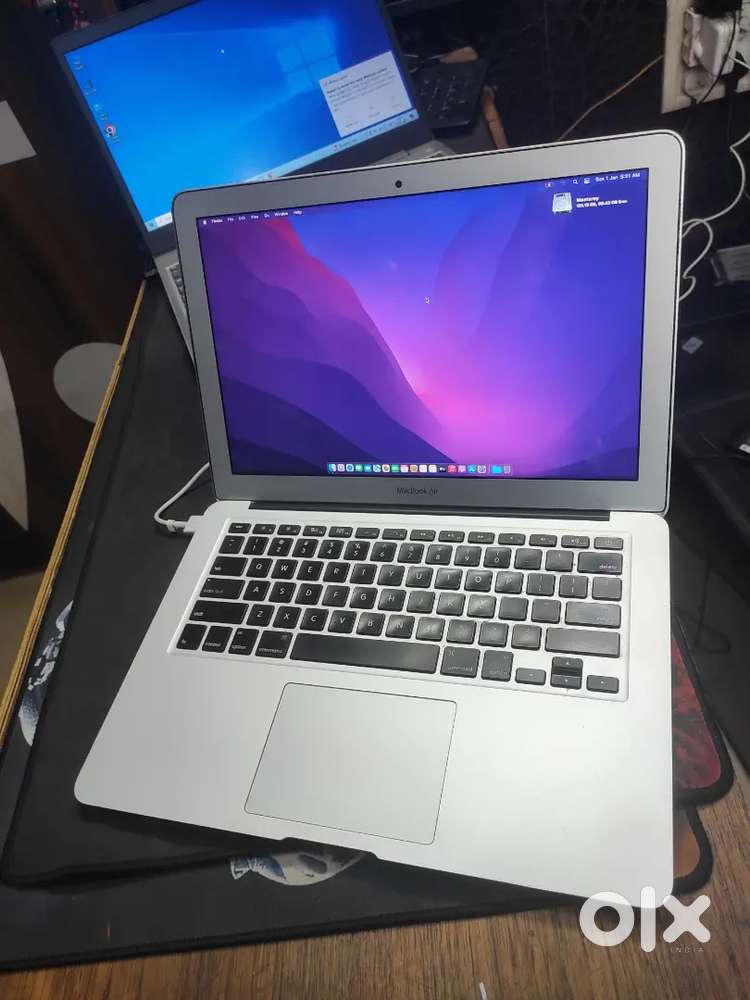Apple MacBook Air i5, 8gb RAM, 128gb SSD, 4 hrs backup