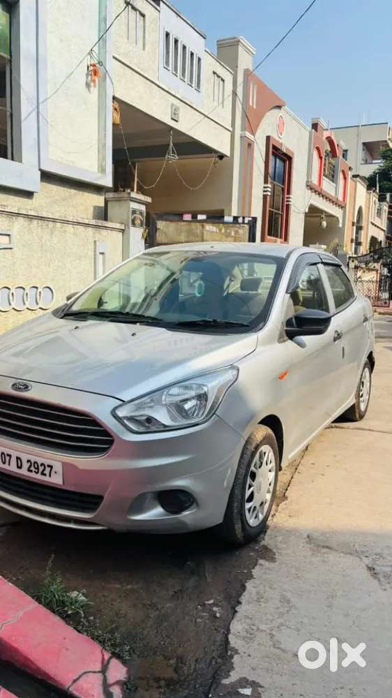 Ford Aspire Titanium Blu 2016