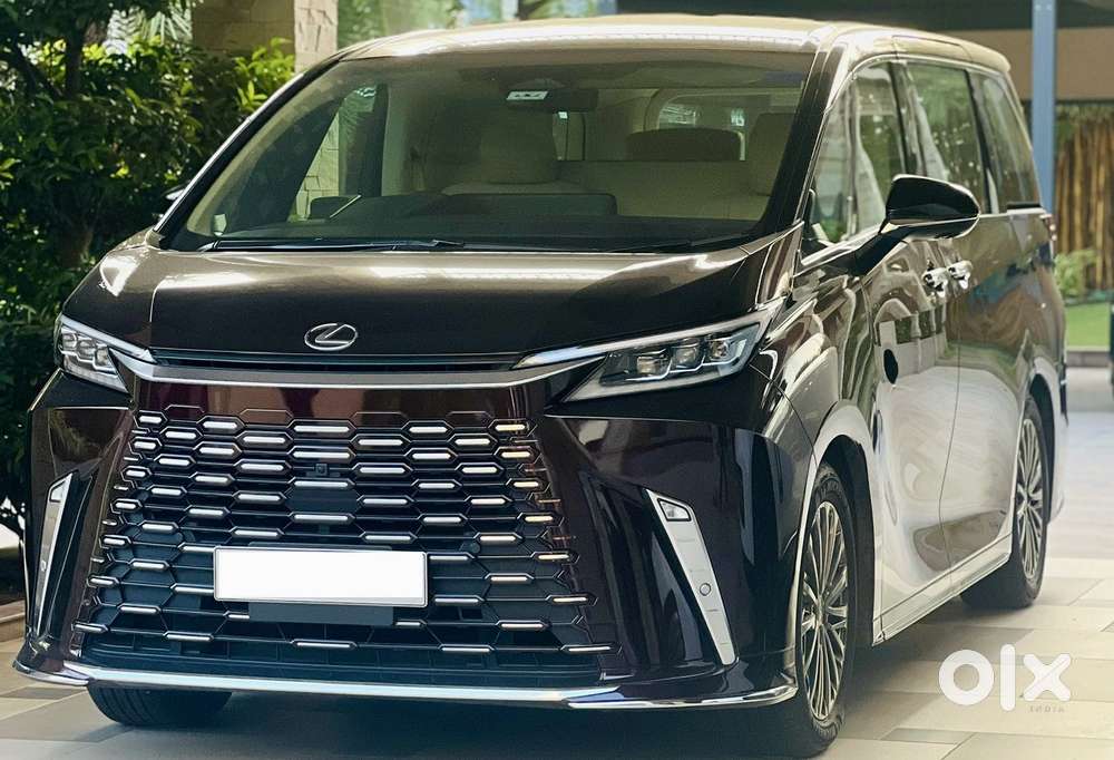Lexus Lm 350h 7 Seater Vip, 2026, Petrol