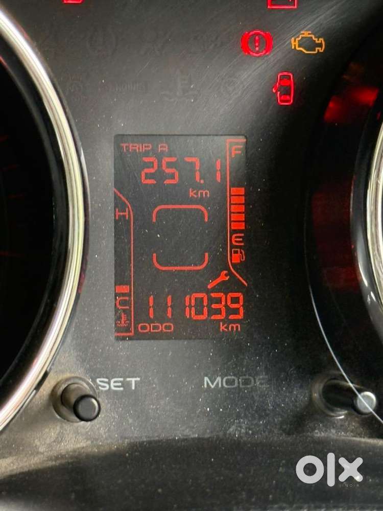 Mahindra Tuv 300 T8 Diesel