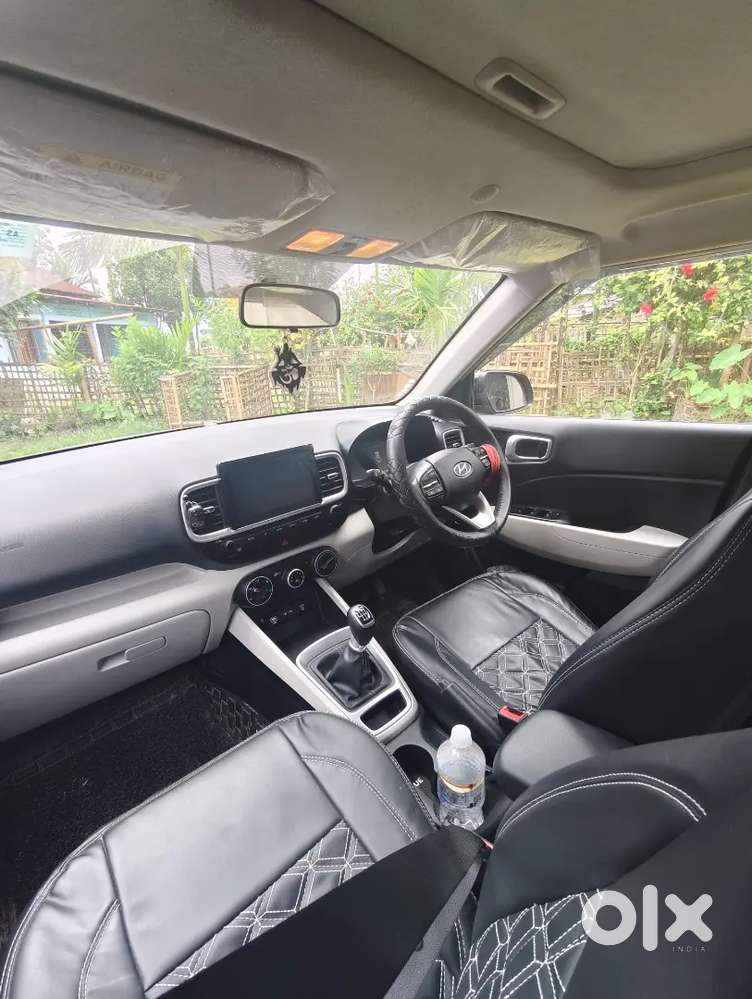 Hyundai Venue 2024 Petrol Well Maintained