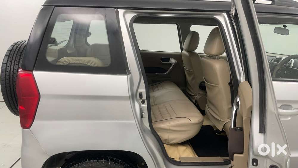Mahindra Tuv 300 Mhawk100 T8 Dual Tone, 2017, Diesel