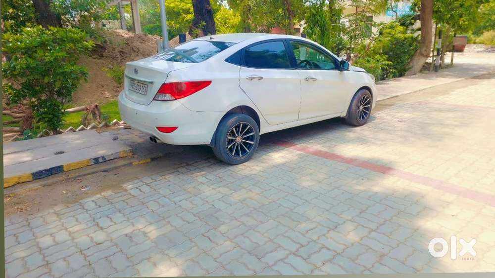2015 Hyundai Fluidic Verna