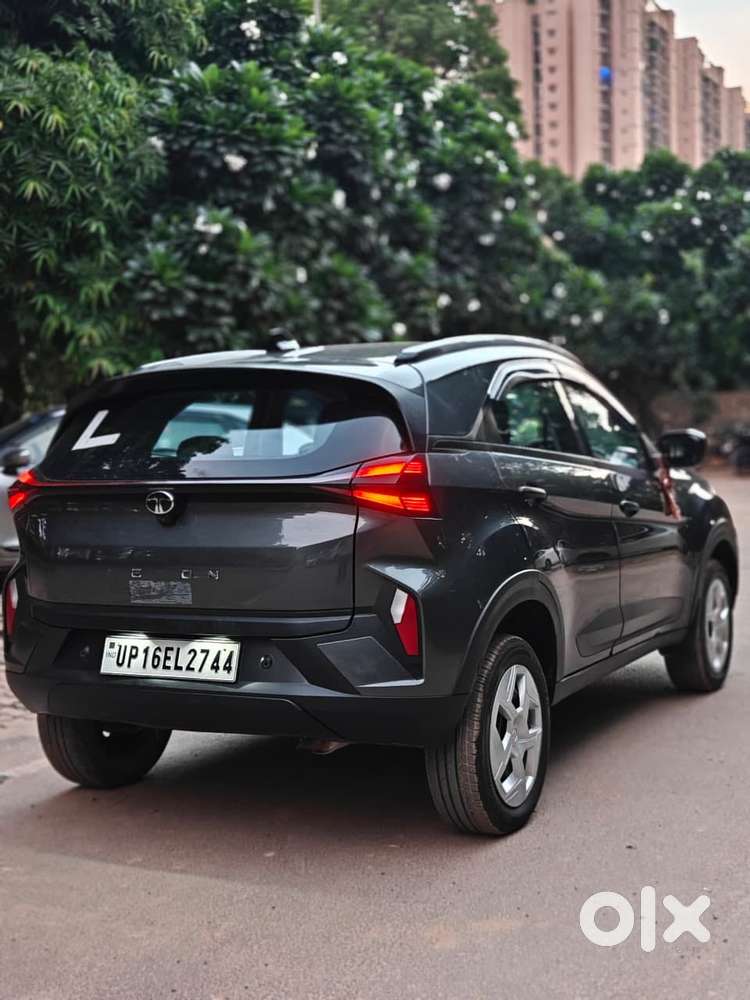 Tata Nexon Smart Plus1.2 Revotron Petrol 5 Mt, 2024, Petrol
