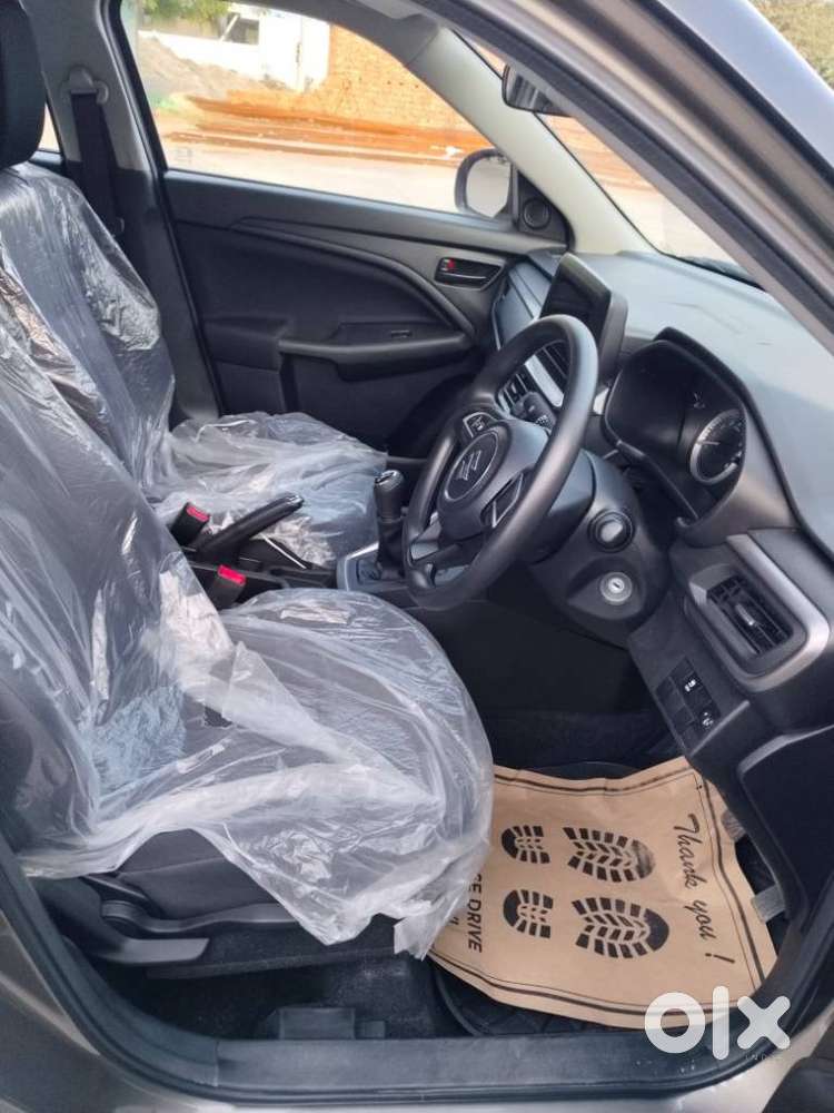 Maruti Suzuki Brezza 1.5 Vxi Smart Hybrid, 2025, Petrol