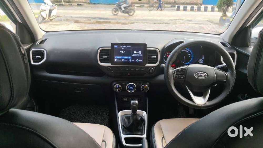 Hyundai Venue 1.2 S Plus, 2022, Petrol