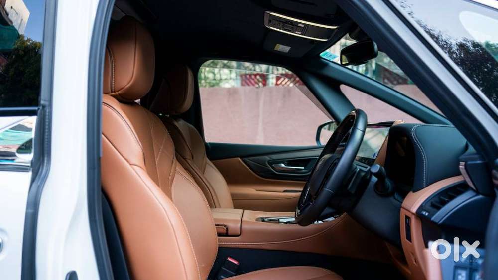 Toyota Vellfire Vip – Executive Lounge, 2024, Petrol