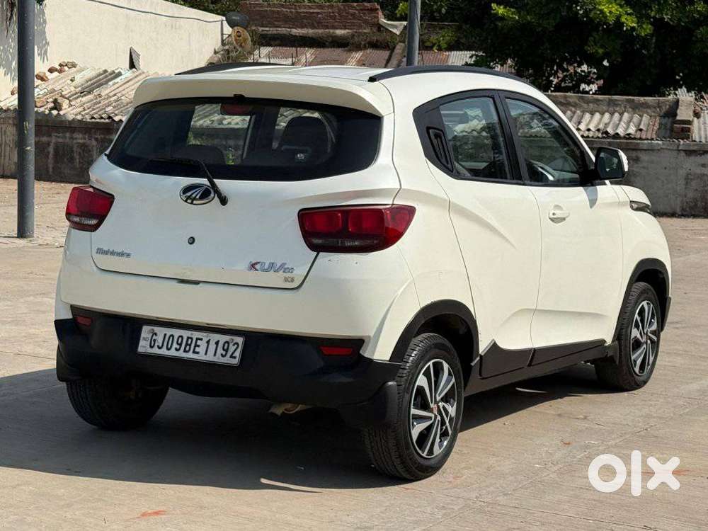 Mahindra Kuv 100