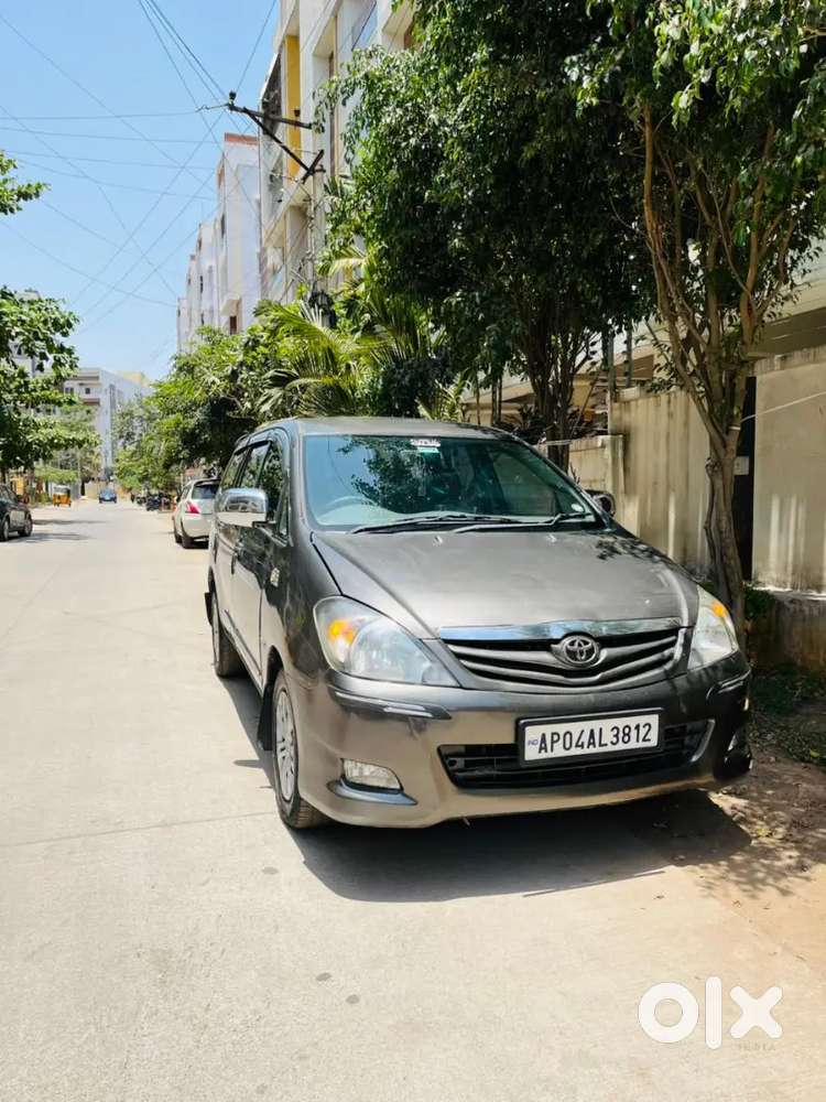 Toyota Innova 2010 Diesel 270000 Km Driven