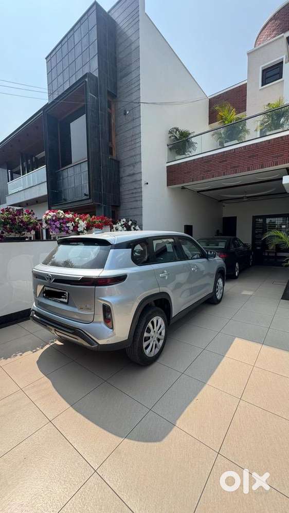 Toyota Urban Cruiser Hyryder 2025 Petrol Well Maintained