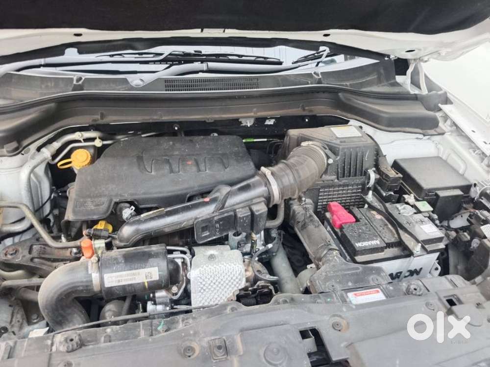 Mahindra Xuv 3xo Ax5 Pm Mt, 2024, Petrol