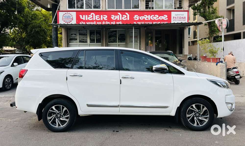 Toyota Innova Crysta 2.4 V, 2023, Diesel