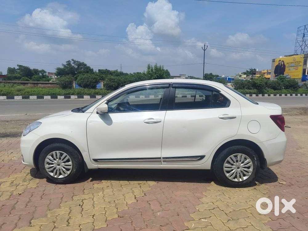Maruti Suzuki Dzire 1.2 Vxi, 2022, Petrol