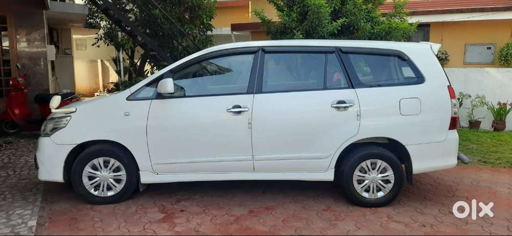 Toyota Innova (2014)