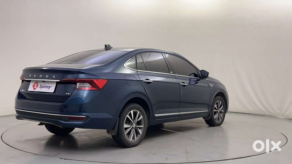 Skoda Slavia Style 1.0l Tsi Mt, 2023, Petrol