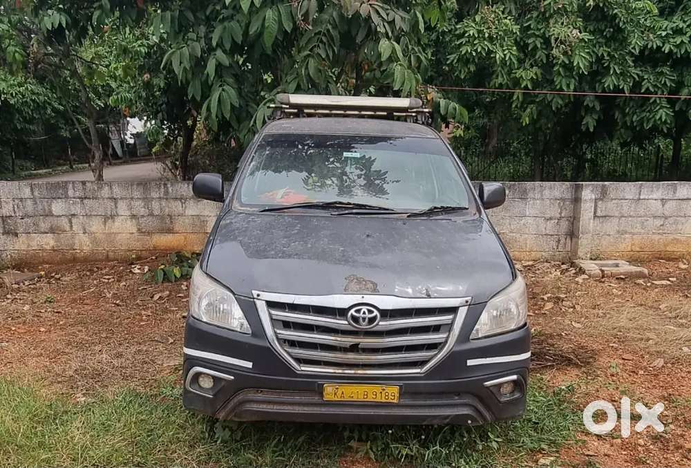 Toyota Innova 2015