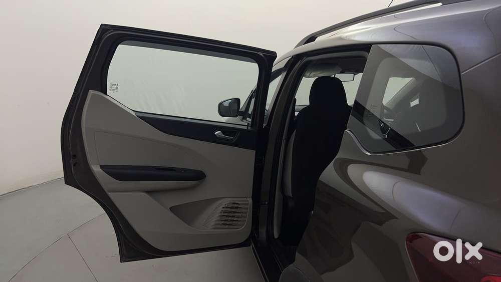 Renault Triber Rxz Easy-r Amt, 2022, Petrol