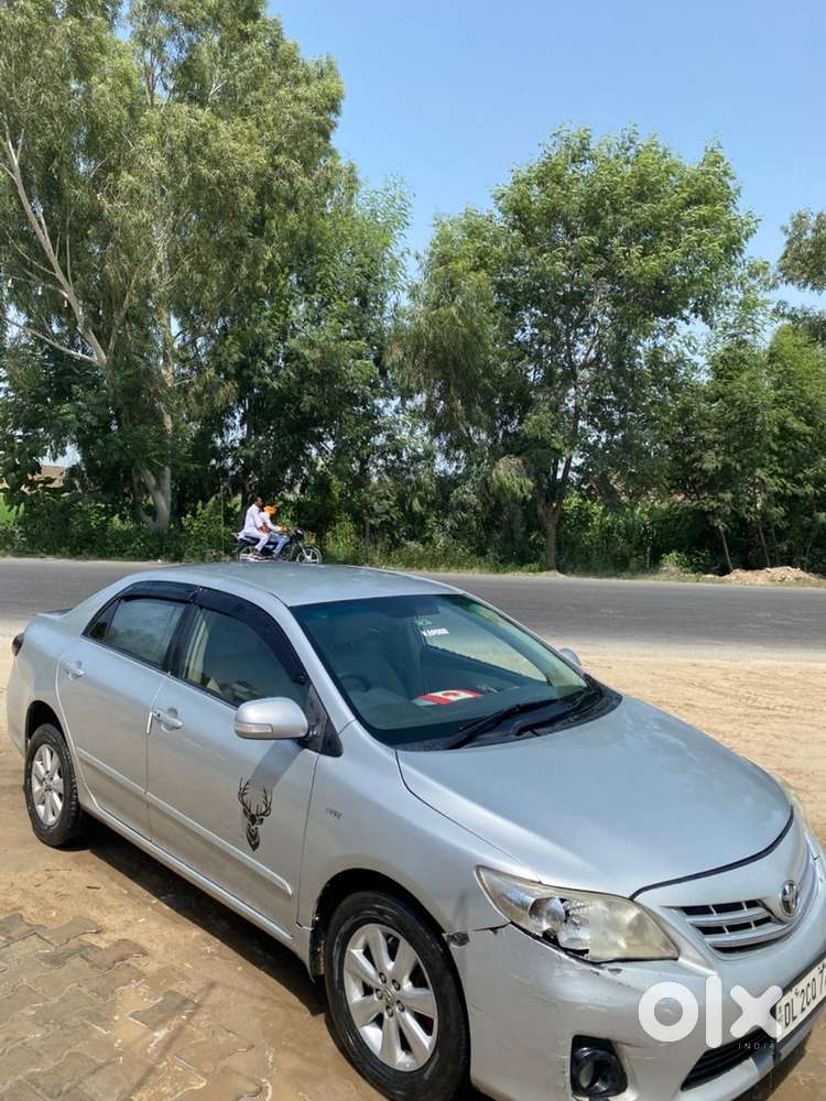 Toyota Corolla Altis 2011