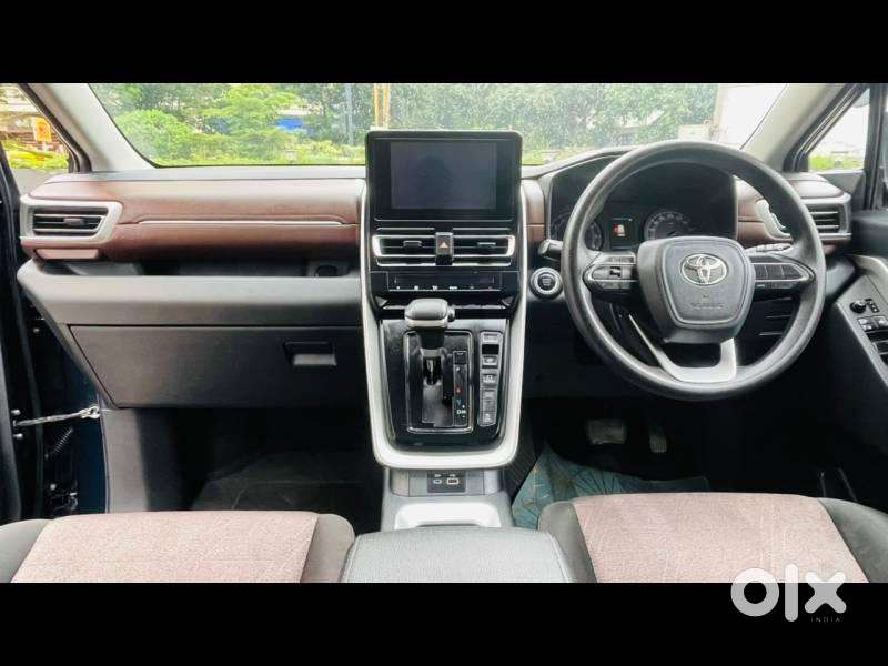 Toyota Innova Hycross Gx (o), 2025, Petrol