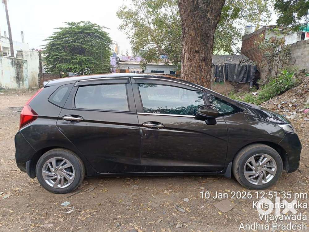 Honda Jazz Zx Cvt (2021) – Smooth Automatic, Excellent Condition