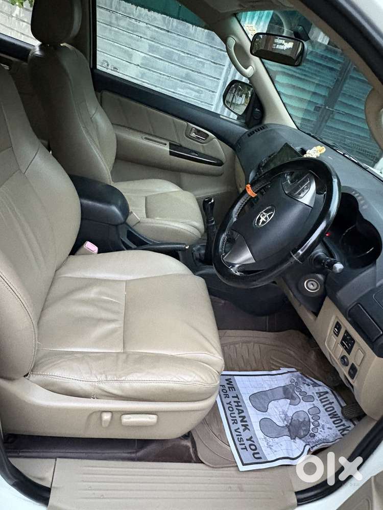Toyota Fortuner 4x2 Manual, 2014, Diesel