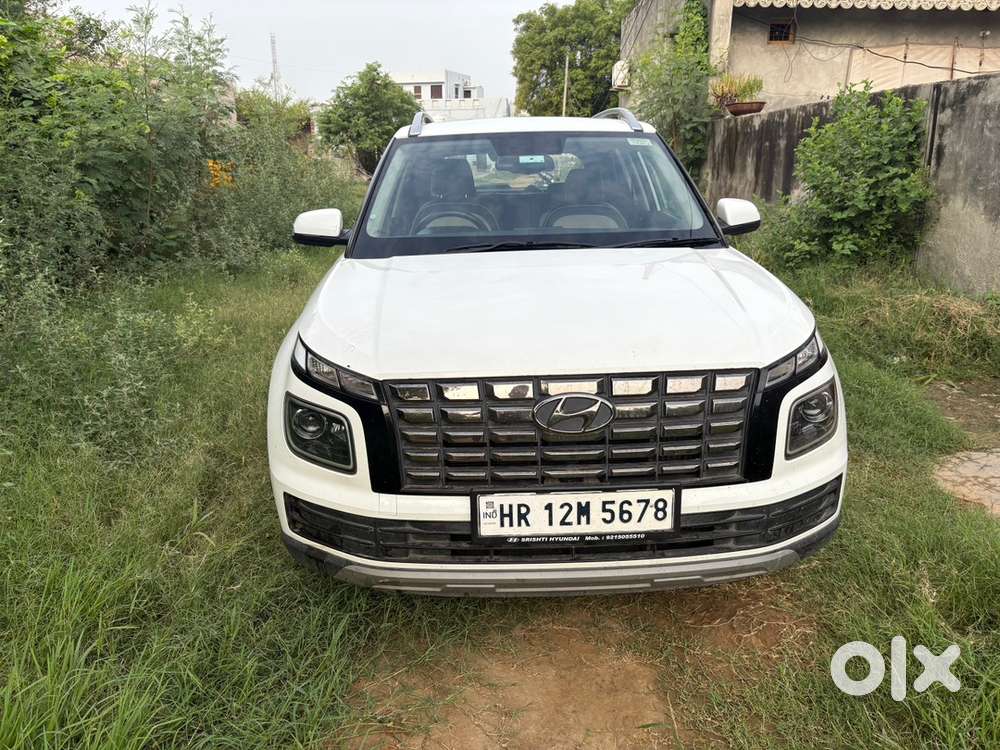 Hyundai Venue 2022 Diesel Well Maintained