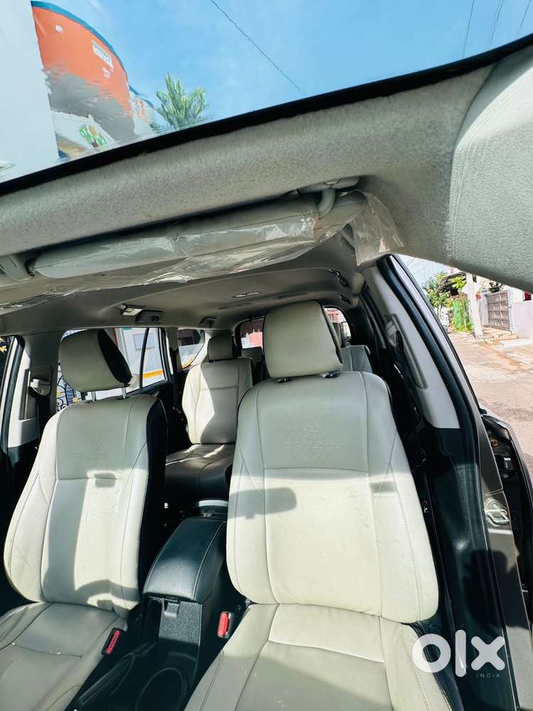 Toyota Innova Crysta 2017 Diesel Well Maintained