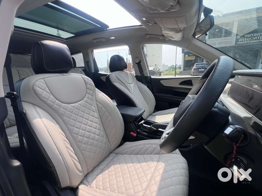Mahindra Xuv700 2.2 Ax 5 Diesel At Str, 2022, Diesel