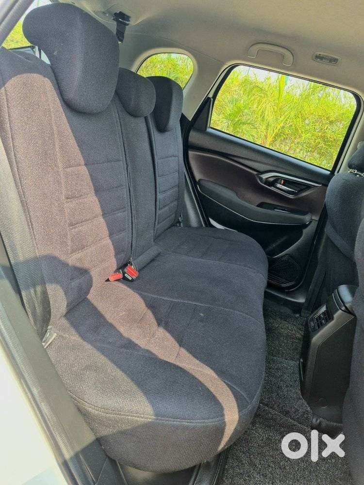 Maruti Suzuki Grand Vitara 1.5 Delta Smart Hybrid At, 2024, Petrol