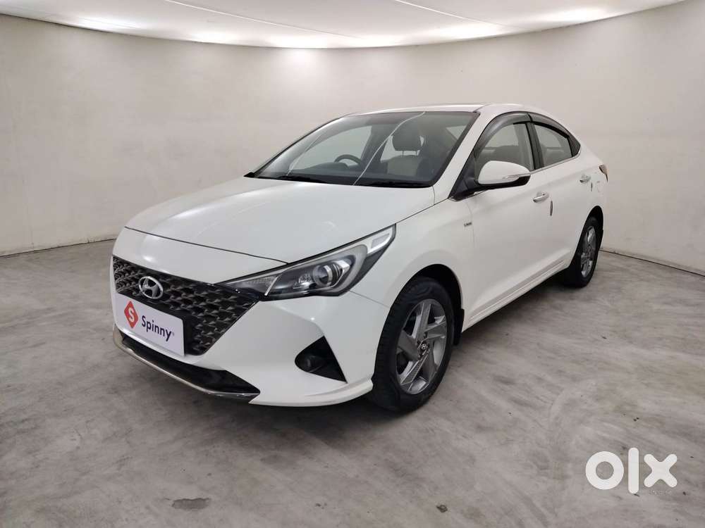 Hyundai Verna 1.5 Sx Vtvt Ivt, 2022, Petrol