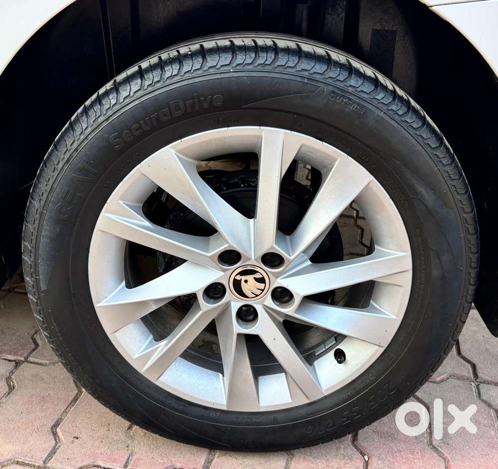 Skoda Slavia 1.0 Ambition Tsi, 2022, Petrol