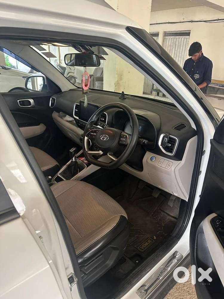 Hyundai Venue 2022 Diesel Well Maintained
