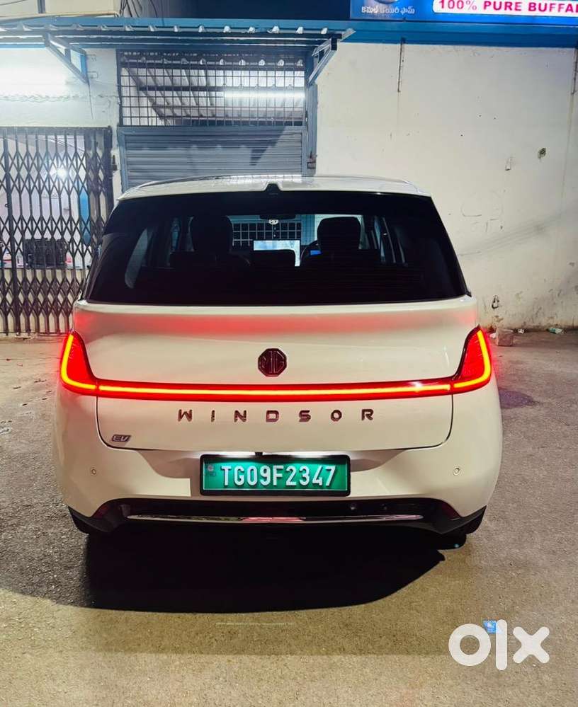 Mg Windsor Ev 2025 Electric 20000 Km Driven